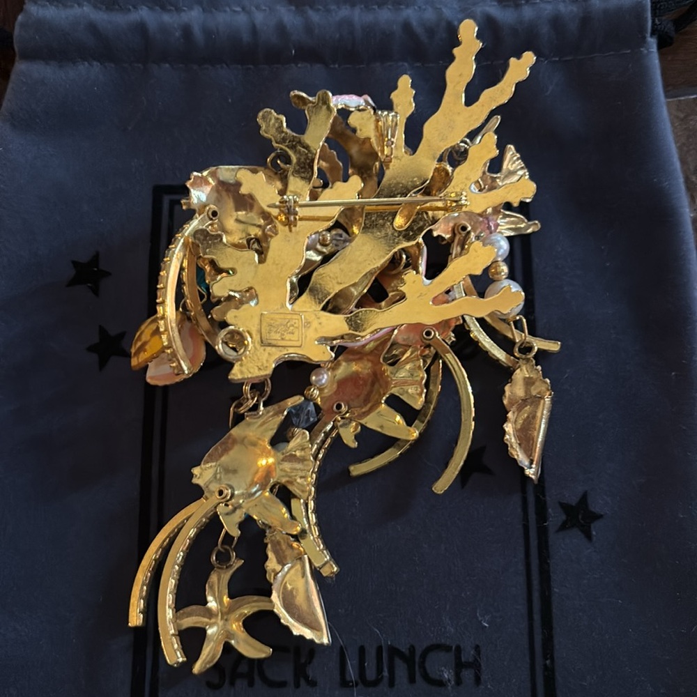 Lunch At The Ritz CORAL & FISH Pin/Pendant - Picture 11 of 12